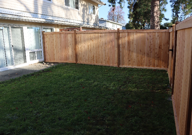 Lake Tapps Local Wood Fence Contractor