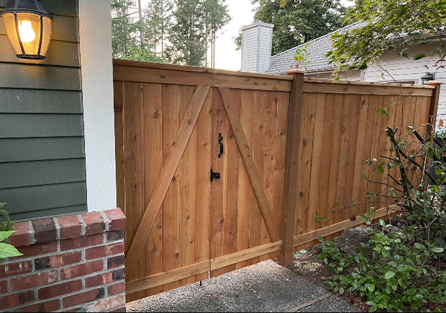 Clyde Hill Wood Fence Installation